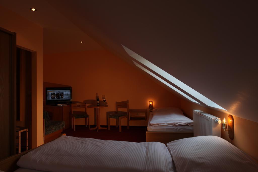 Wellness Hotel Marlin Nova Pec Room photo
