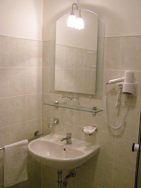 Wellness Hotel Marlin Nova Pec Room photo
